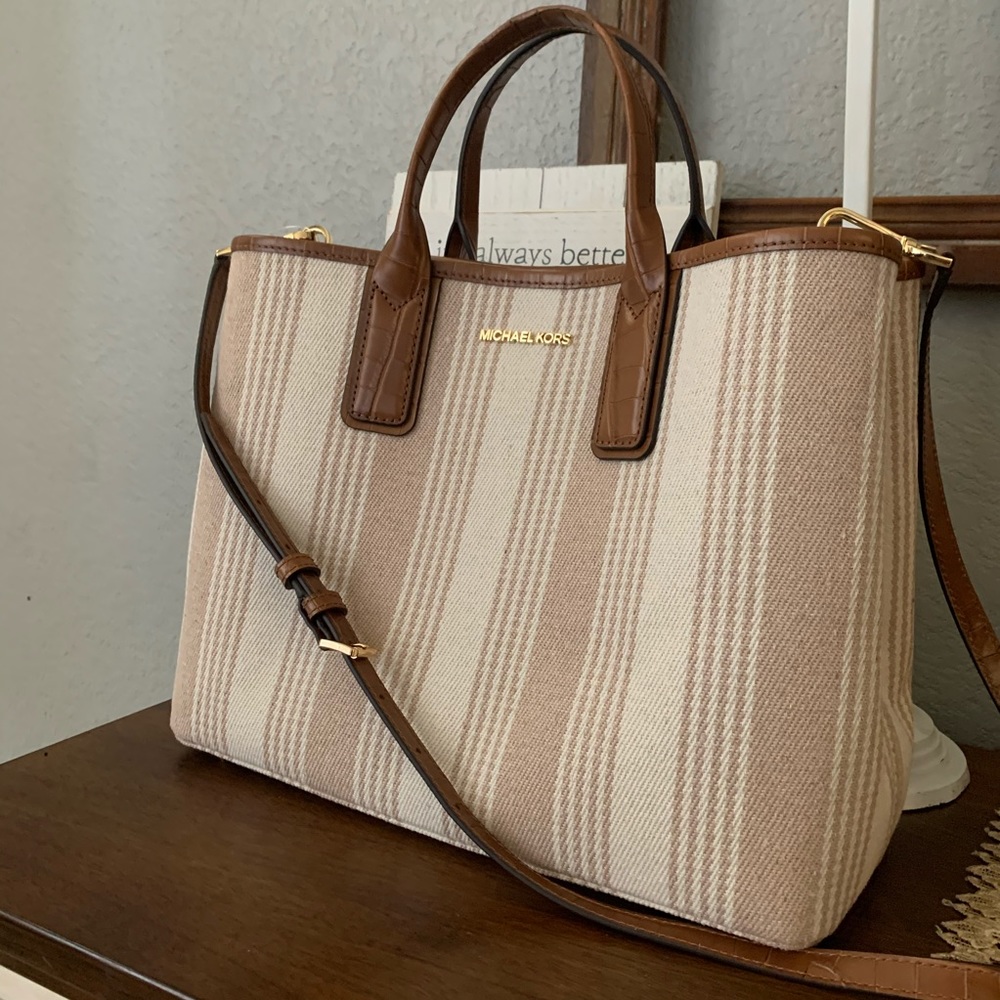 New Mk ♥️ medium tote Greenwich - Picture 4 of 13